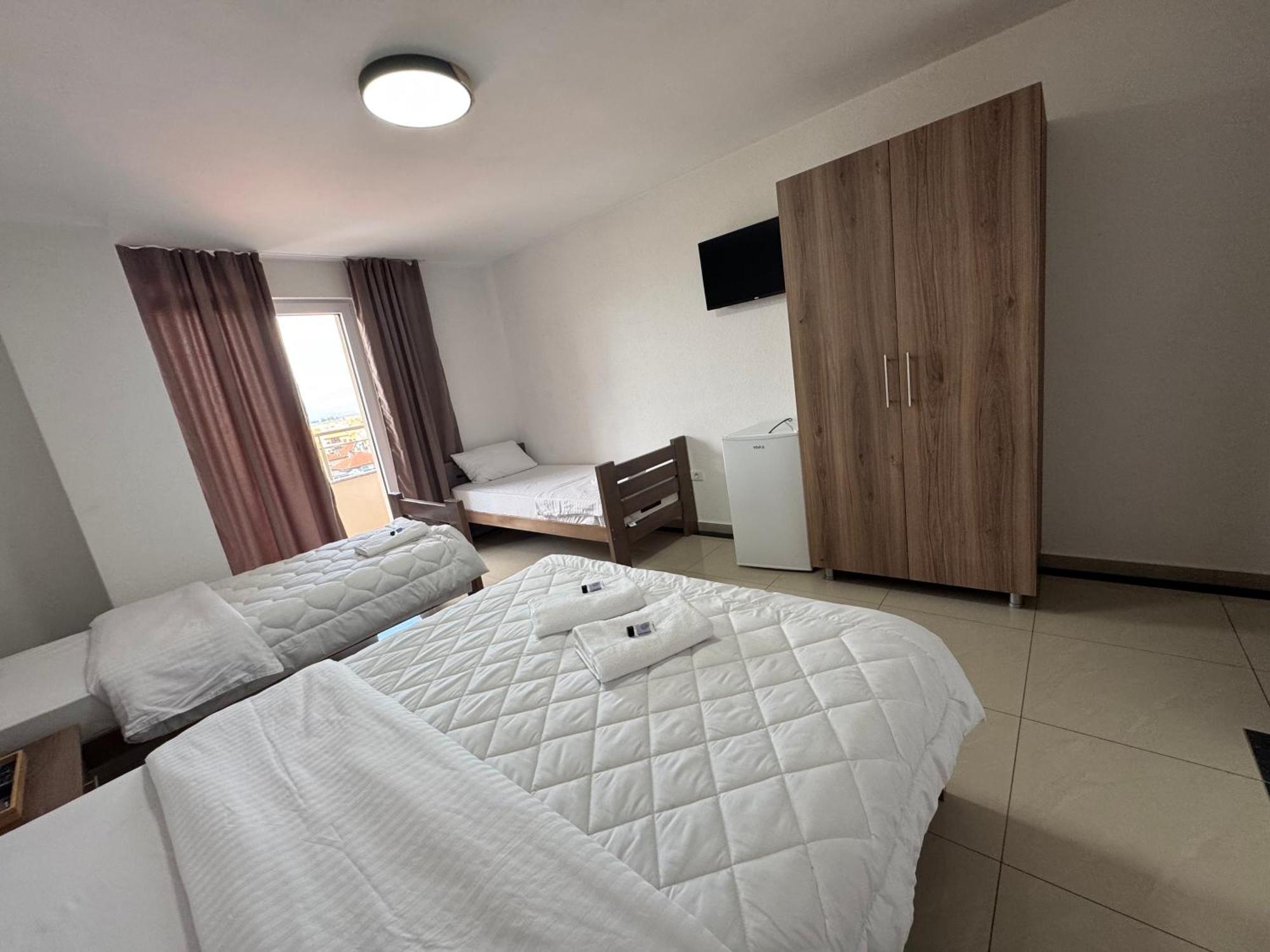 Hotel Majestic Struga Exterior photo